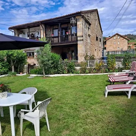Casa Lacarusa 28 * El Llano (Udias)